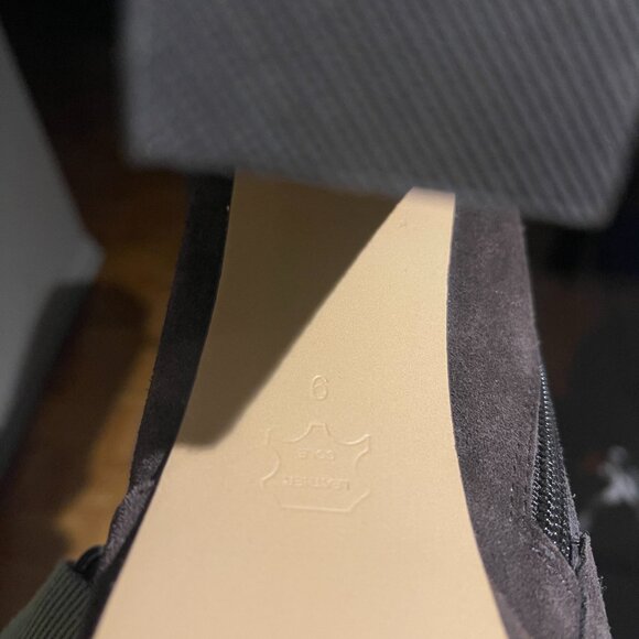 Boots-Suede-Size 9 BCBGMaxAzria - Picture 5 of 7